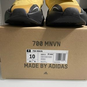 Yeezy 700 honey